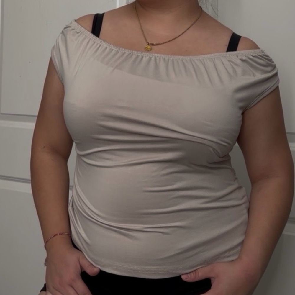 SHEIN Off-Shoulder Cream Top